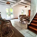 Villa 12 Personnes Proche Oecan, 10 Velos Et 4 Surf Fournis, Entierement Climatisee