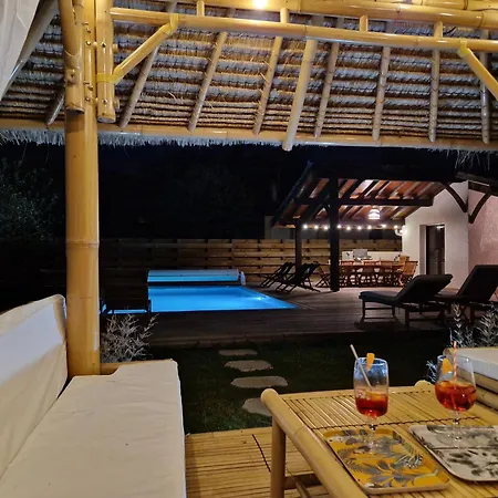 12 Personnes Proche Oecan, 10 Velos Et 4 Surf Fournis, Entierement Climatisee Villa *