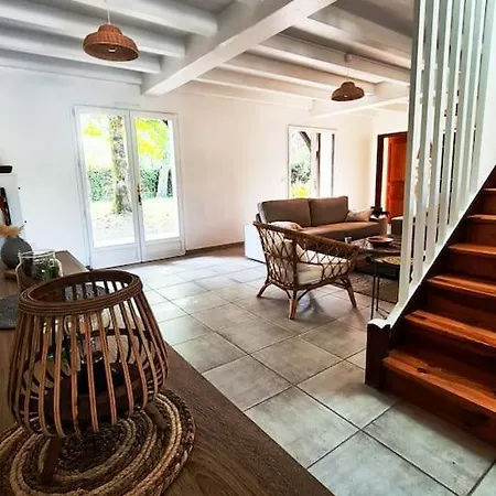 Villa 12 Personnes Proche Oecan, 10 Velos Et 4 Surf Fournis, Entierement Climatisee