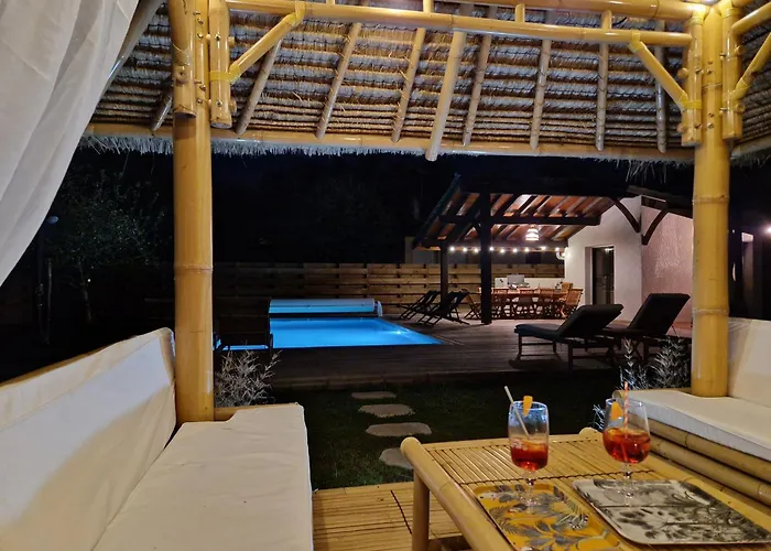 12 Personnes Proche Oecan, 10 Velos Et 4 Surf Fournis, Entierement Climatisee Villa *