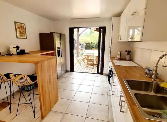 Villa 12 Personnes Proche Oecan, 10 Velos Et 4 Surf Fournis, Entierement Climatisee *